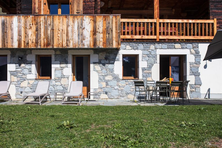 Le CHalet La Douceur à La Clusaz au printemps